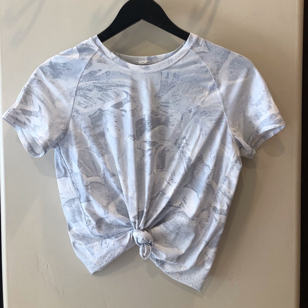 Lululemon open back top